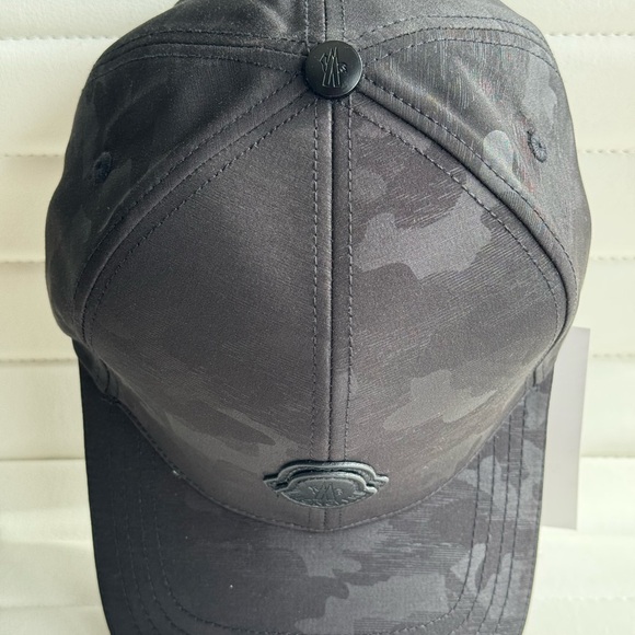 Moncler Logo Camouflage Hat - Picture 7 of 9